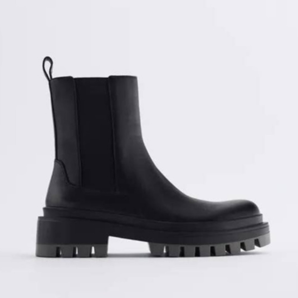 NWT ZARA LUG SOLE LEATHER ANKLE BOOTS